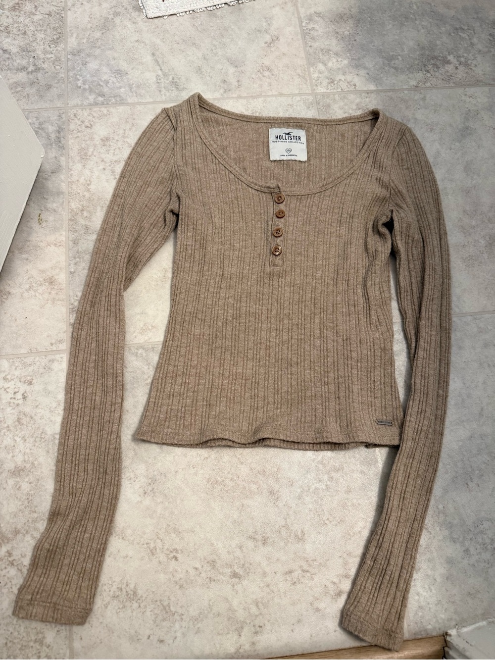 Hollister Top